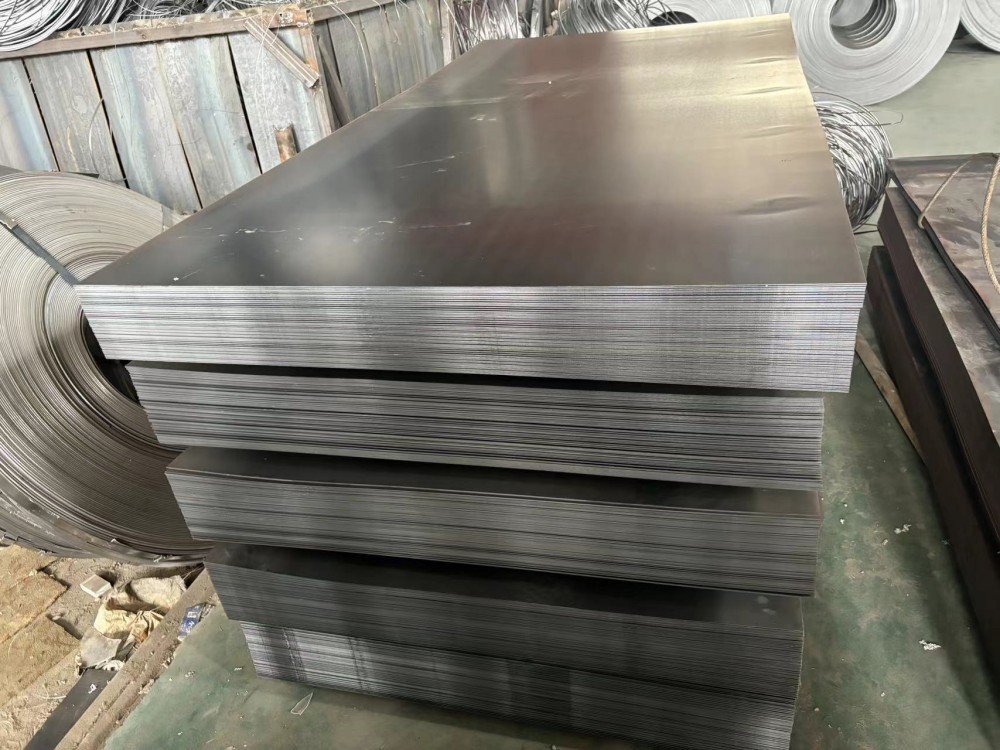 Hot rolled steel sheets with extremely high welding strength and steaming hot